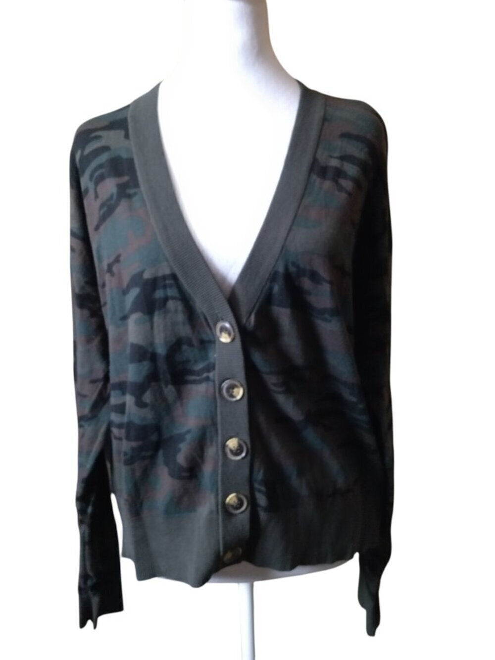 Sanctuary Camouflage Button Front Cardigan Sweater V-Neck Size Small Classic